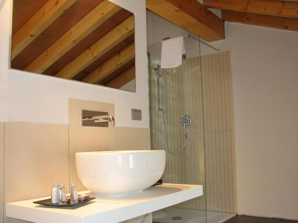 Parizzi Suites & Restaurant Parma Habitación foto