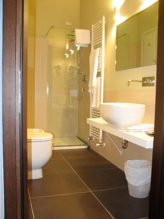 Parizzi Suites & Restaurant Parma Habitación foto